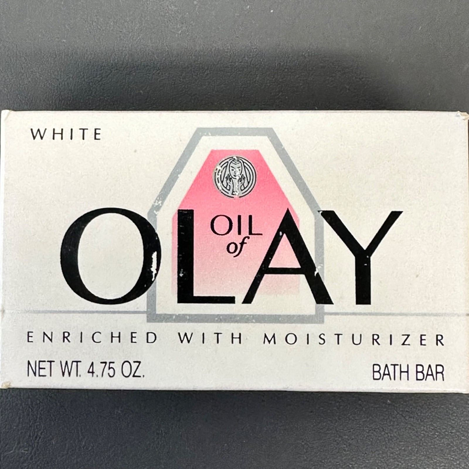 Vintage 1990 Oil Of Olay Bar Soap Moisturizer 4.75 OZ unopened