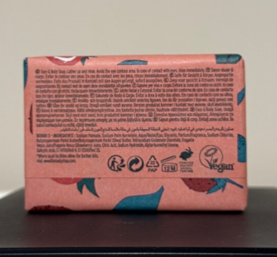 The Body Shop Strawberry Cleansing Face & Body Soap Bar 3.5 Oz 100g New HTF