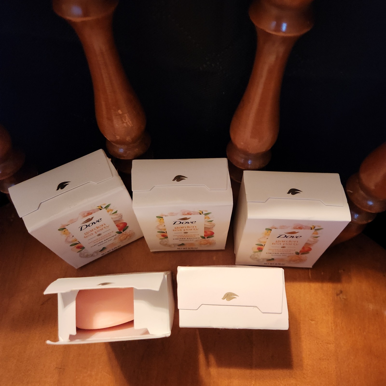 Limited Edition Dove Beauty Bar 3 Honeysuckle/Gardenia And 2 Rose Berry Bouquet