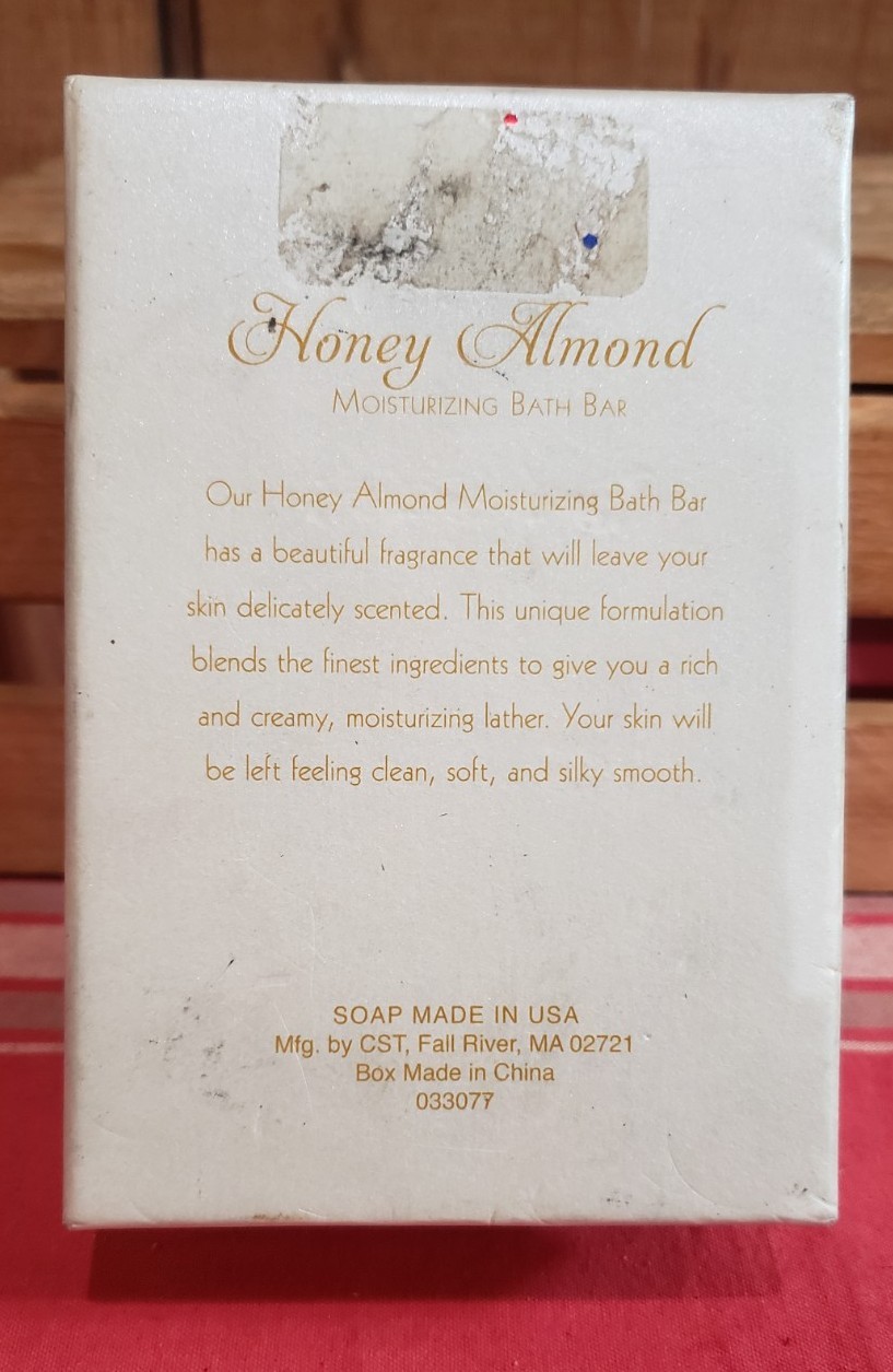 HONEY ALMOND Scented Moisturizer Soap Bar 12oz in Decorative Box Pearl Bee New