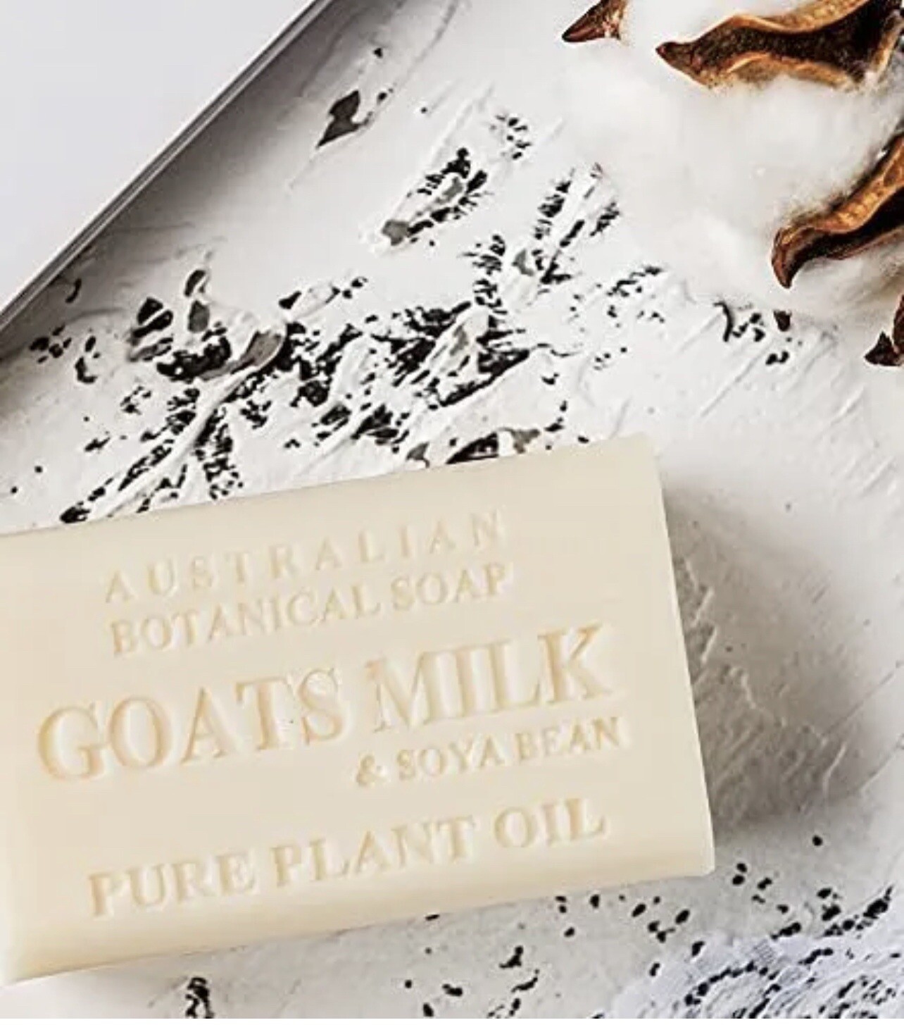 AUSTRALIAN BOTANICAL SOAP GOATS MILK&SOYA BEAN OIL(1 ,BOX WITH 8 BARS NIB