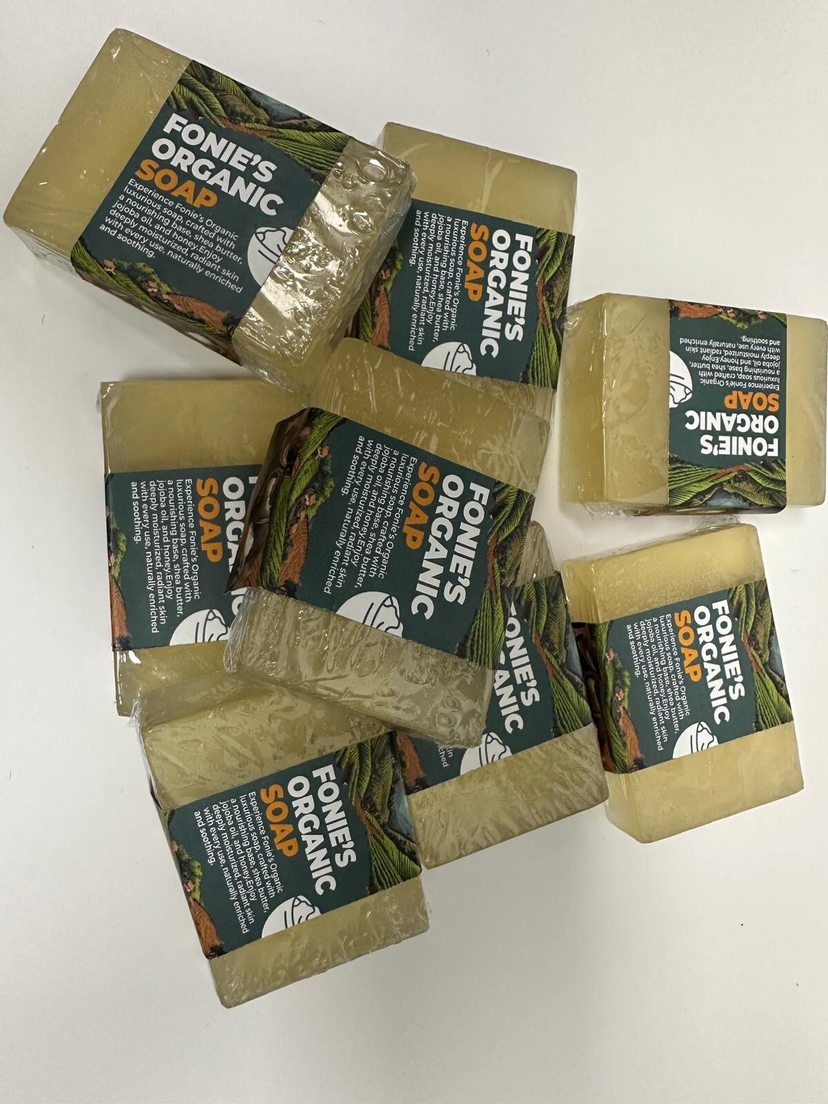 Honey soap is a natural product that effectively cleanses the skin.
