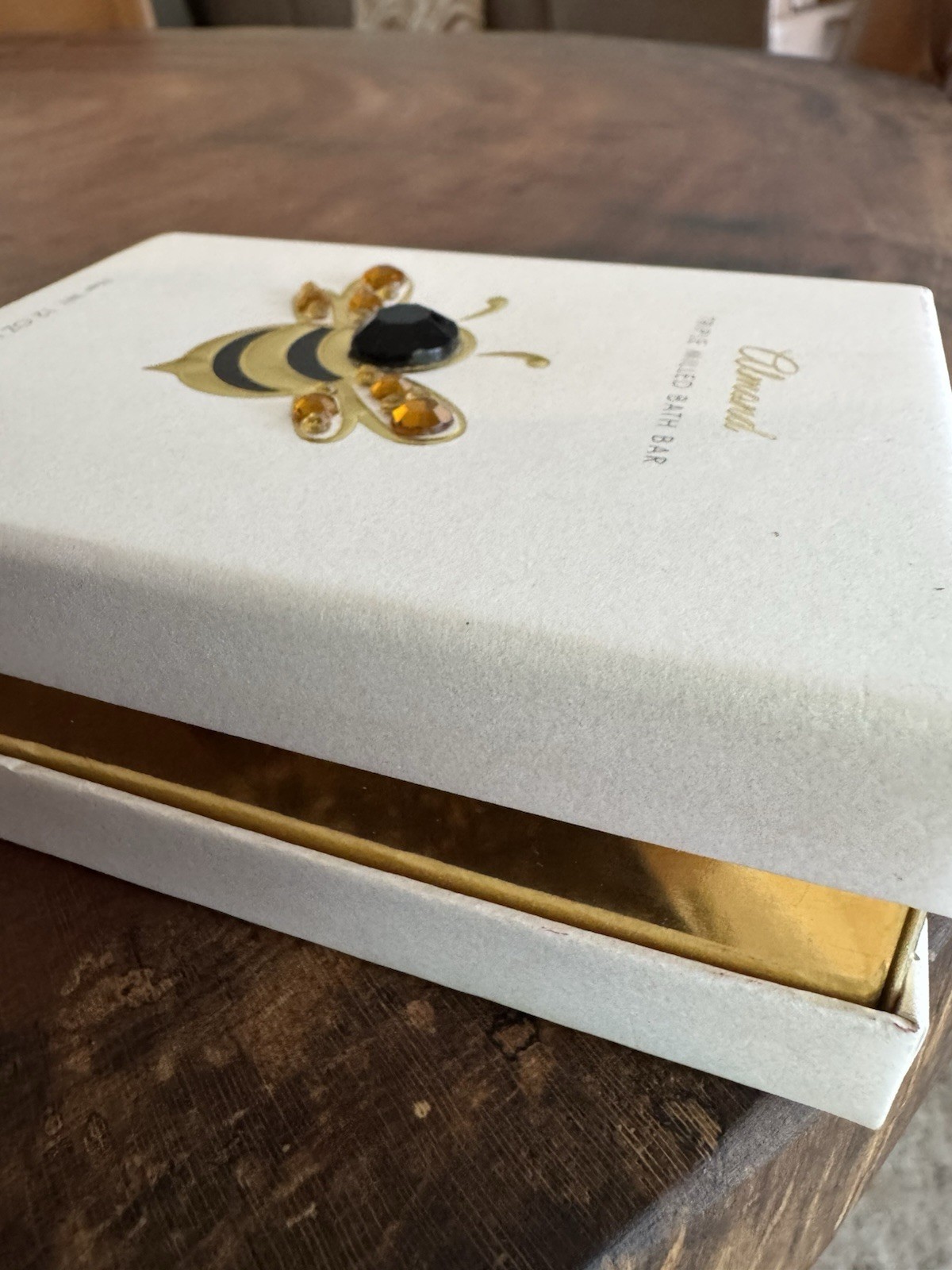 CST Fall River Jeweled Bee Almond Triple Milled Bath Bar 12 Oz Gorgeous Box NEW