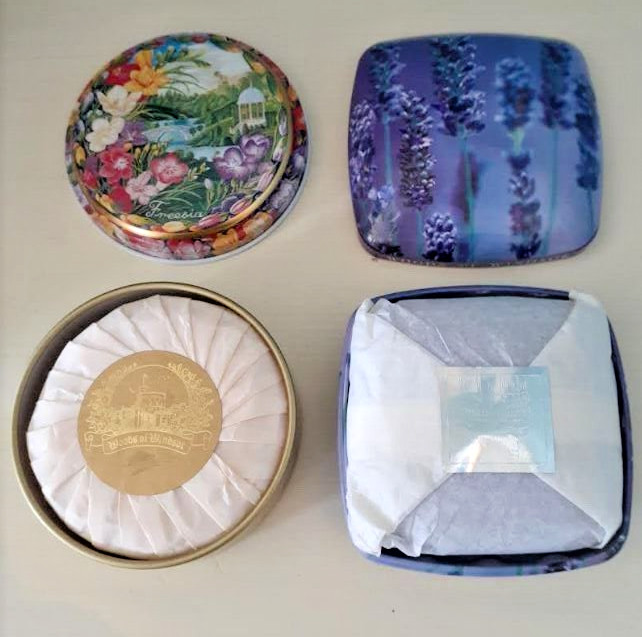 Woods of Windsor English Soap Freesia & Lavender decorative metal cases 100g x 2