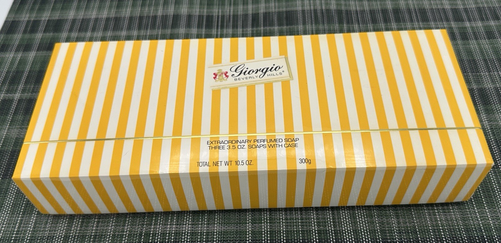 Giorgio Beverly Hills Extraordinary Perfumed Soap 3 Soap Set 10.5 oz