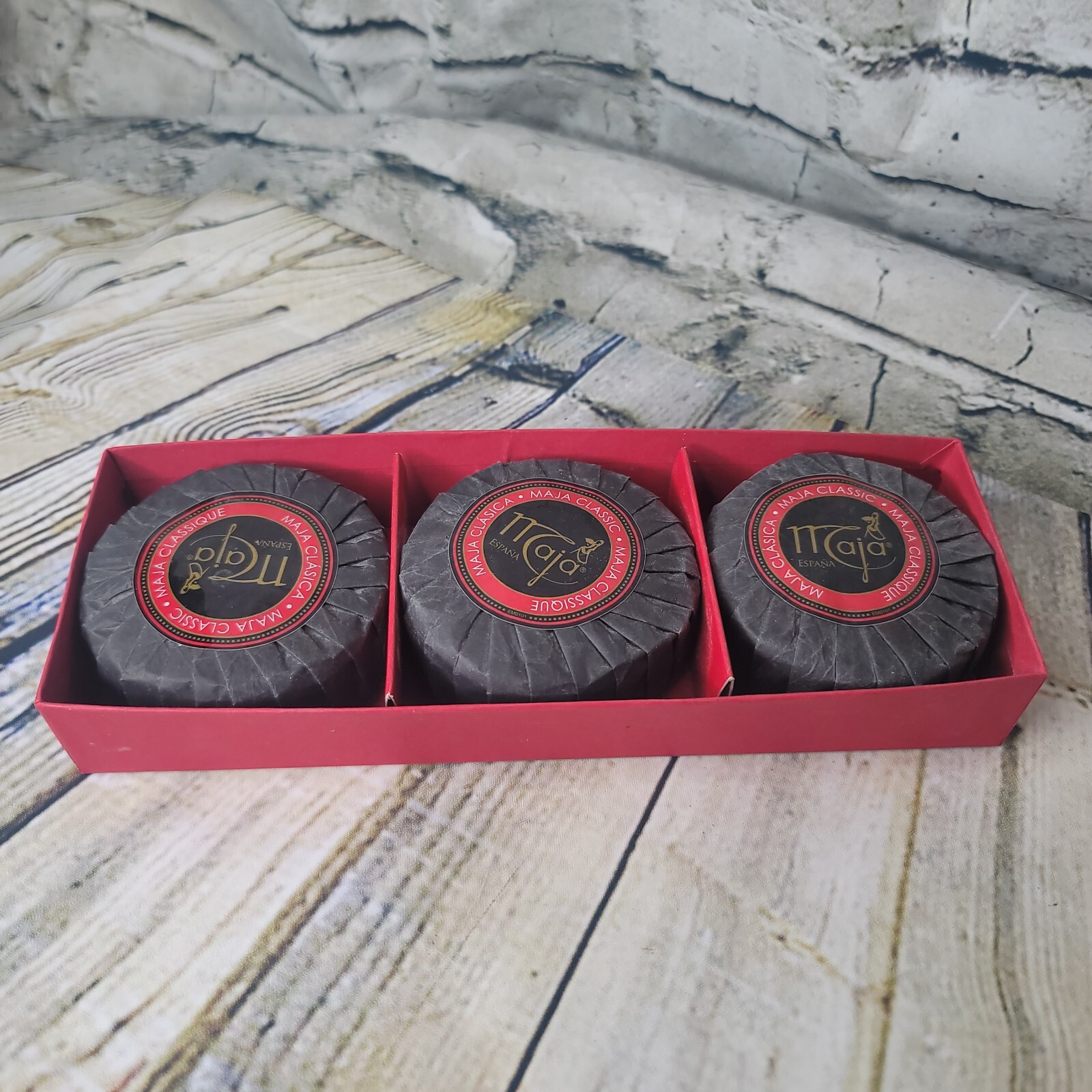 Maja 3 x 4.9 oz Soap 3 Piece Gift Set No Lid Soaps Are Sealed