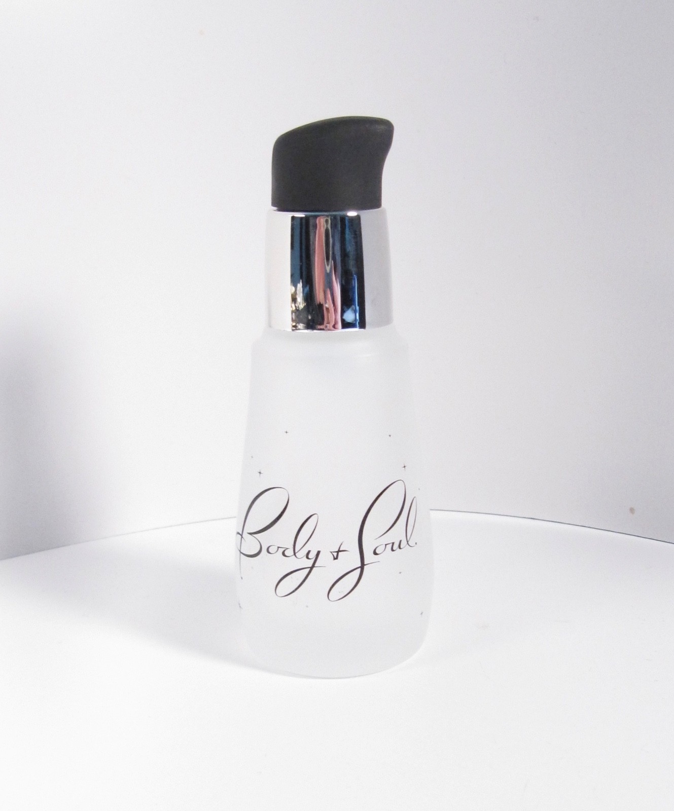 “BODY & SOUL” 30ml Frosted Glass Lotion Liquid Make Up Dispenser Unused 4″ Tall