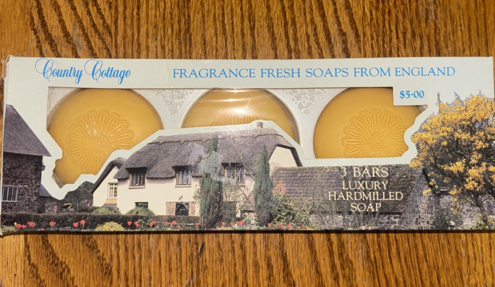 Vtg. Country Cottage Vintage Fragrance Fresh Soaps From England Handmilled NOS