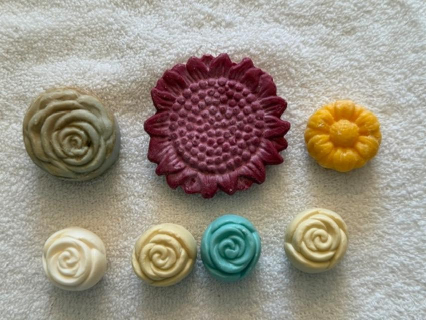 Lot of 7 Vintage Floral Design Soaps (Opened but NEW)!