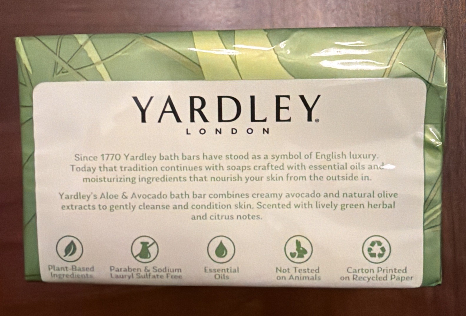YARDLEY LONDON Aloe & Avocado Nourishing Bath Bar Soap (4 Bars) – NEW