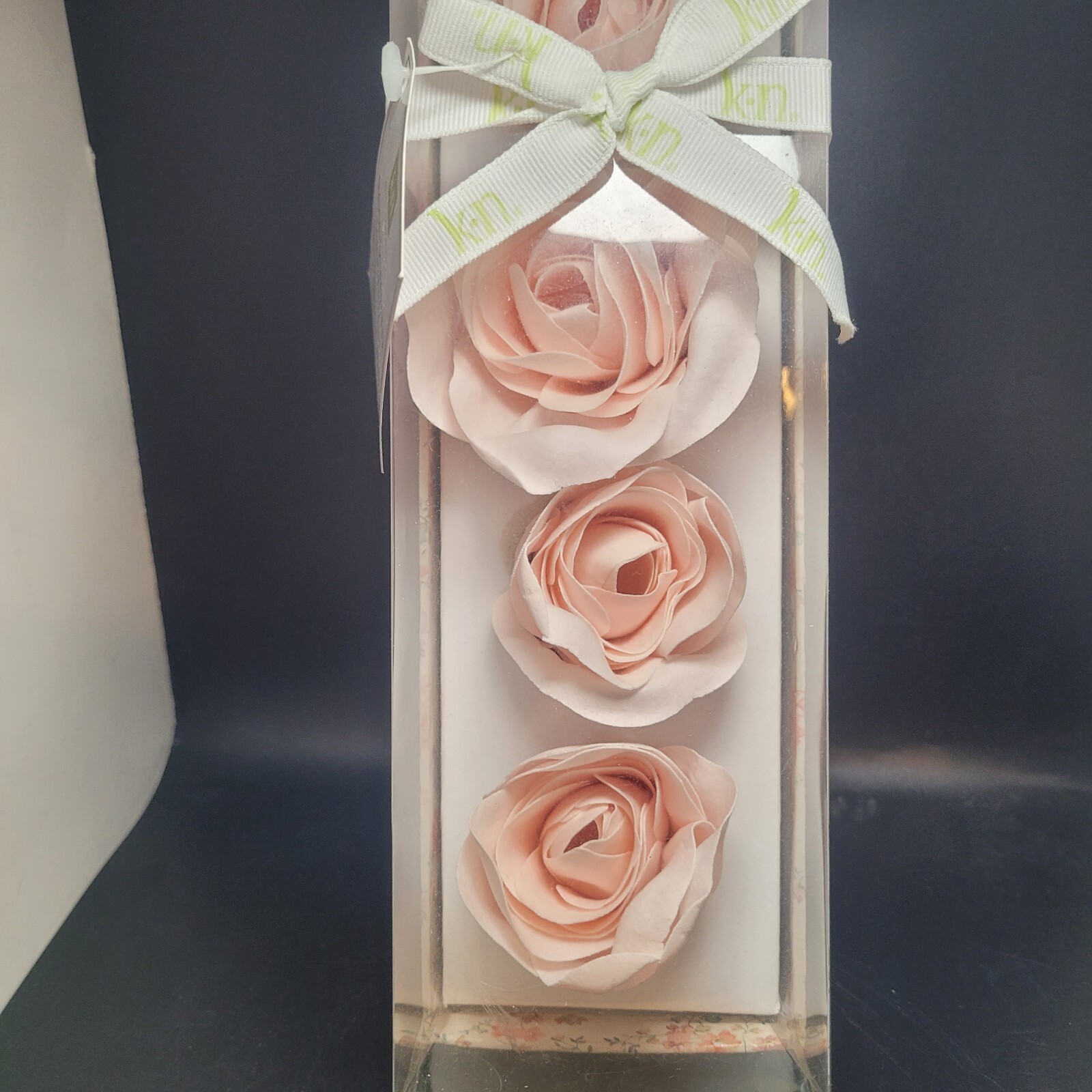 Karen Neuberger Rose Scented Soap Petals NIB Romantic Gift