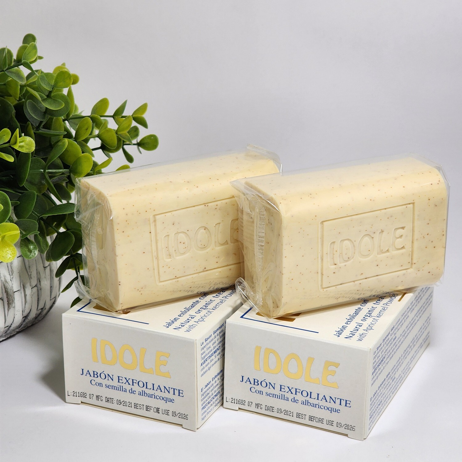 Idole Exfoliating Soap with Apricot Natural Organic Treatment 7oz /200g Lot of 2
