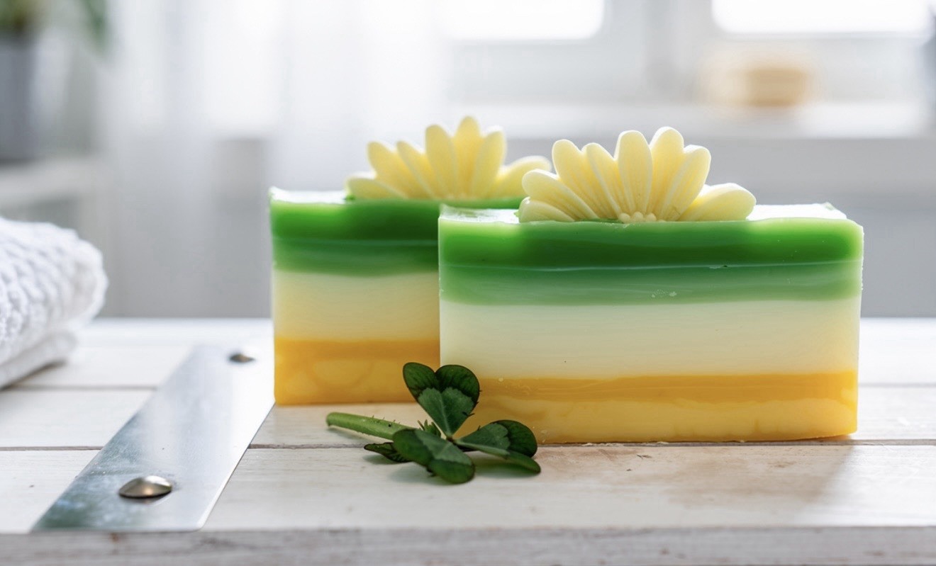 Handmade Pure Green Clover and Aloe Goat’s Milk Daisy Bar