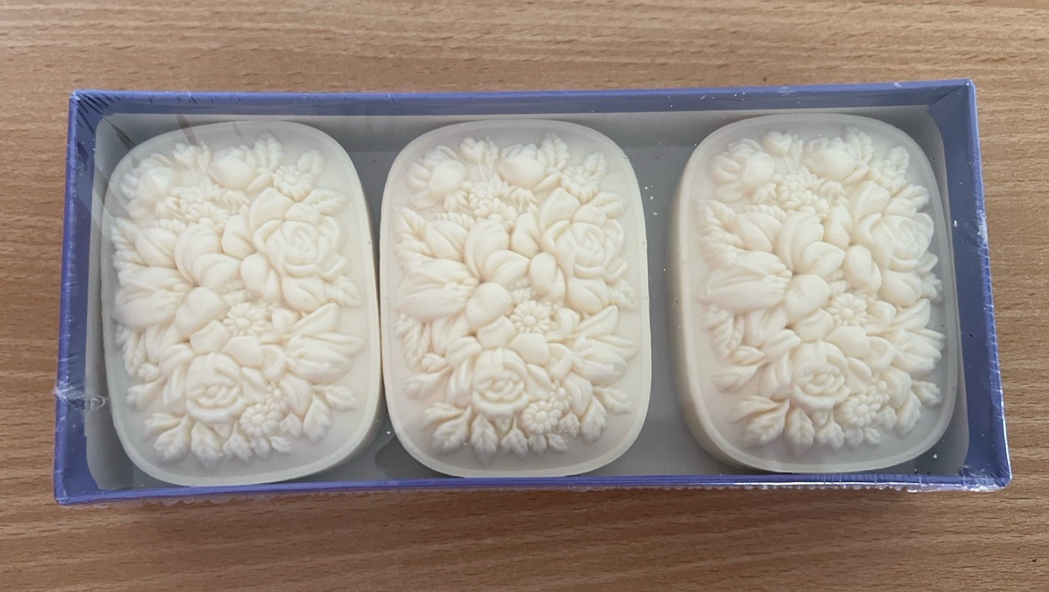La Saponeria Firenze Tuscan Handmade Lavender Scent Soap in Box 3 X 4.40oz