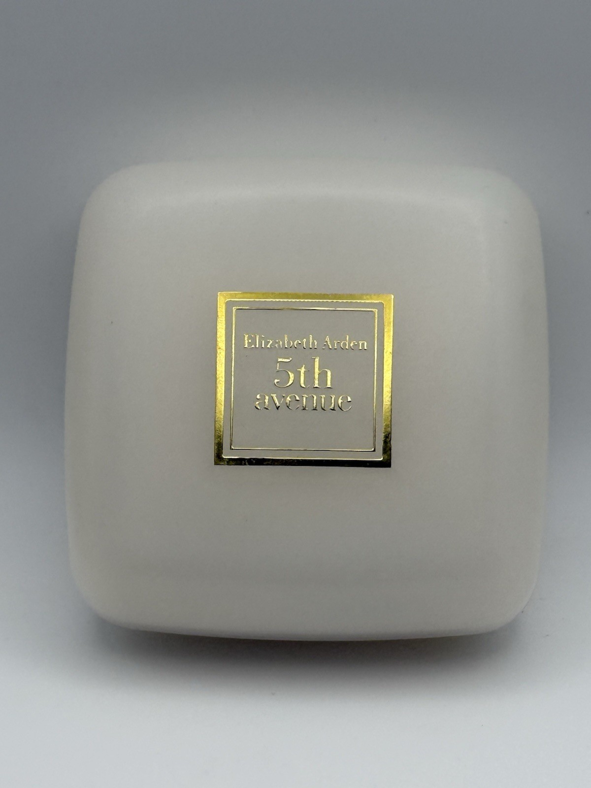Elizabeth Arden 5th Avenue Luxury Soap In Travel Case – 2.6 Oz