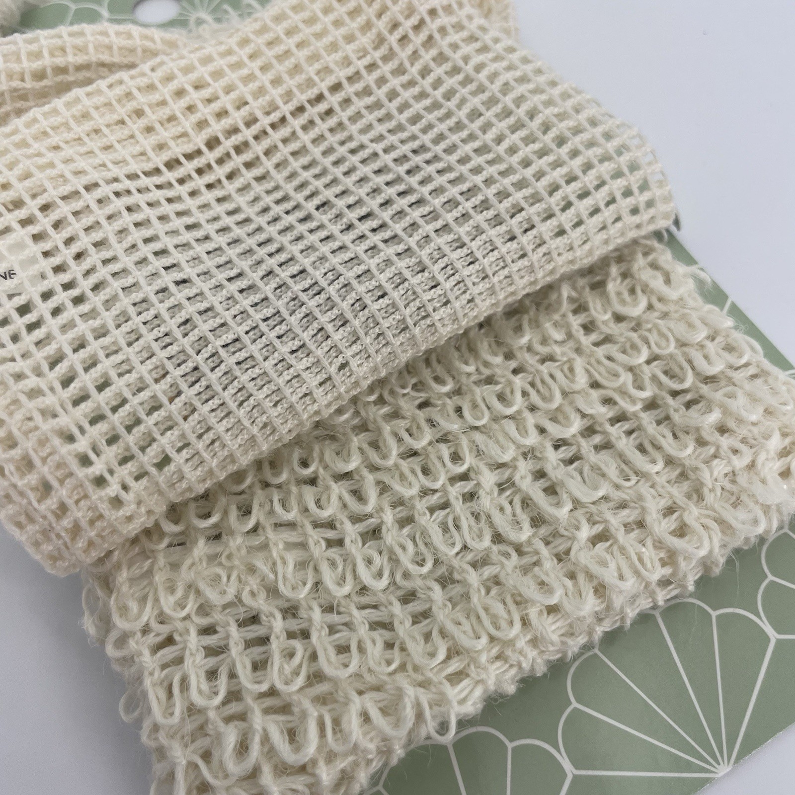 2 Pack Of Mesh Soap Bags Easy Tie Closure Re-usable Washable Soap Saver Bag New
