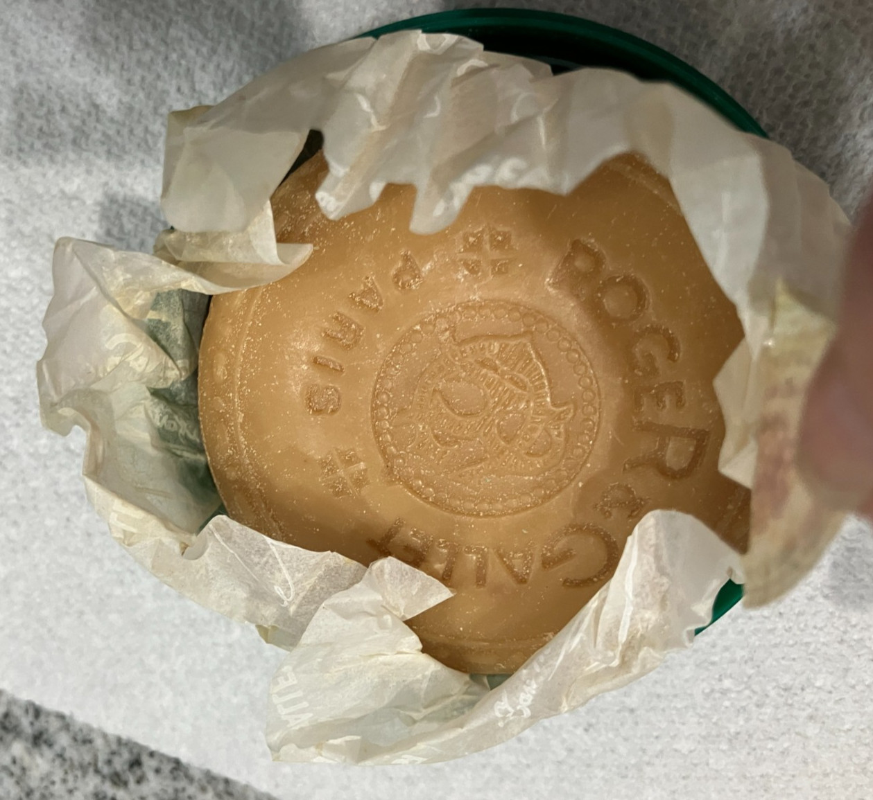 Vintage Roger & Gallet Bar Soap in Dark Green Travel Case Paris France* 5.3 oz