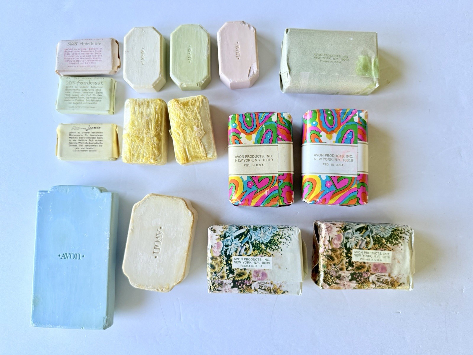 Lot of vintage avon bar soap NEW + Decorative Floral Soaps – 15 Total!