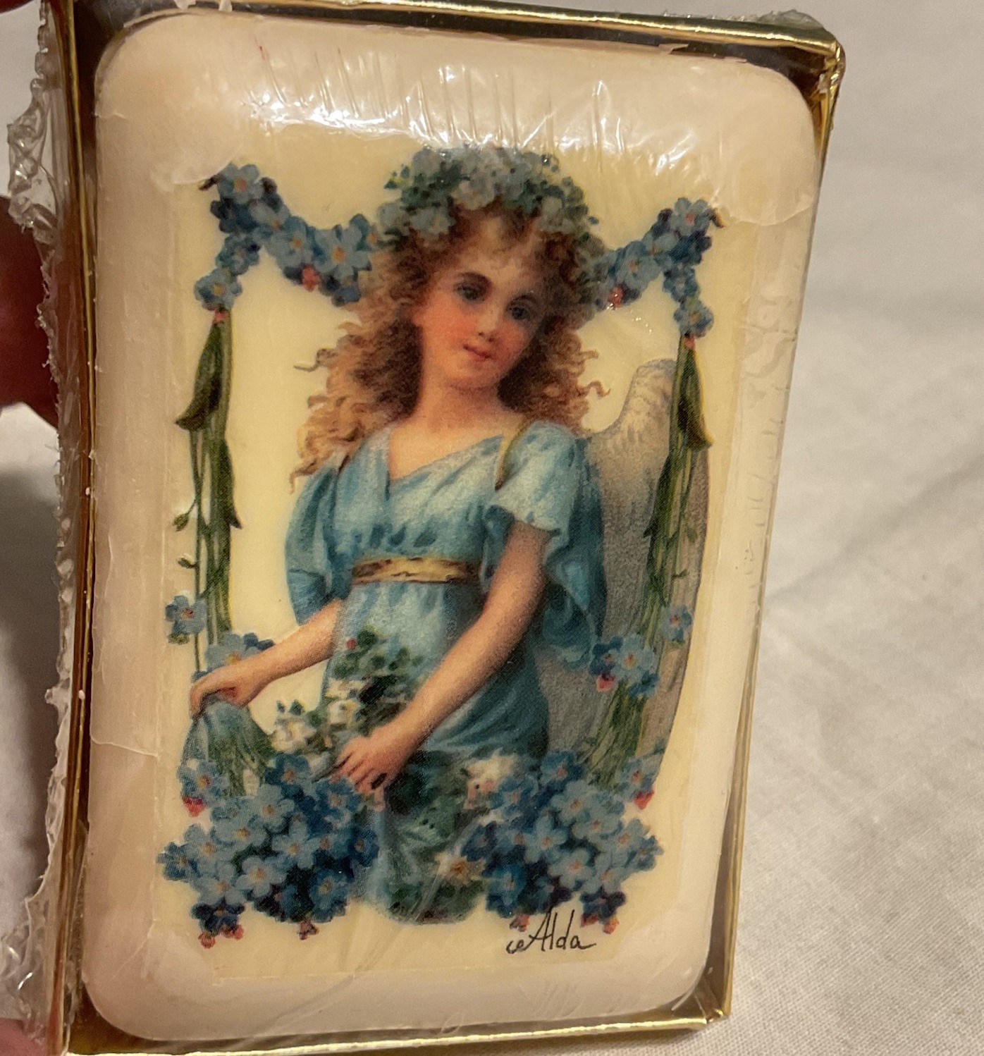 Alda’s Forever Soap Vintage French Milled Private Collection 3oz Vintage Angel