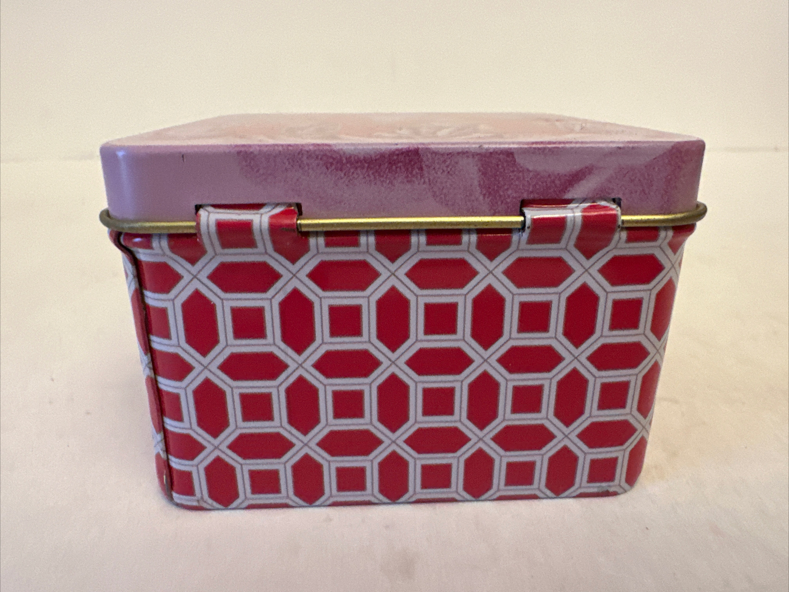MUSE 5 Oz Wild Lavender Scented Soap Metal Keepsake Tin, Triple Milled~Veg Based