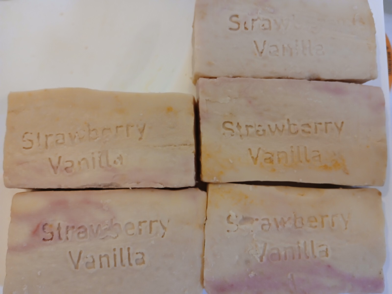 STRAWBERRY VANILLA GOAT MILK SOAP HAPPY GOAT CREAMERY FREE SHIPPING SMELLY CHEAP