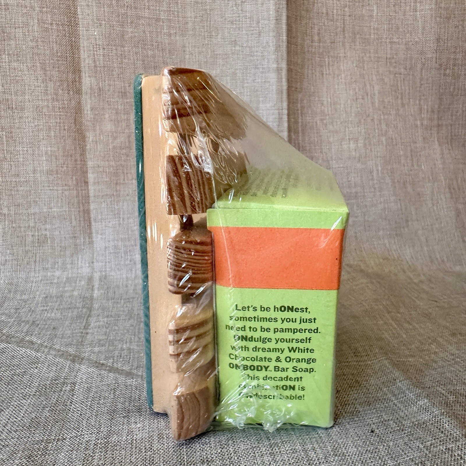 Kiss My Face Obsessively Natural Olive Oil 5oz Soap Orange White Chocolate Shea
