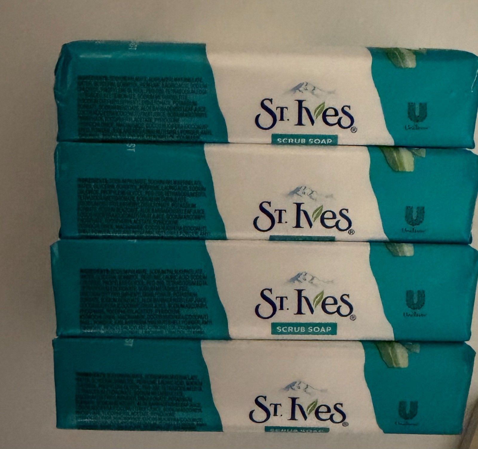 St. Ives’ Scrub Bar Soap with Coconut Water, Aloe, and Walnut 2 (4 Pack) 8 Bars