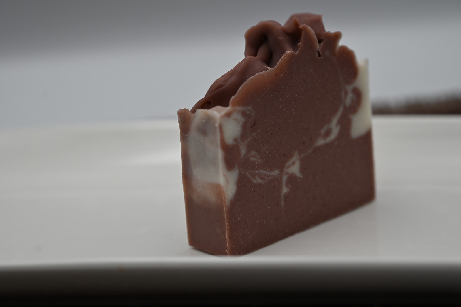 Le Luxe Lather, Luxury Artisan Soap, “Naomi”.. Cinnamon scented..