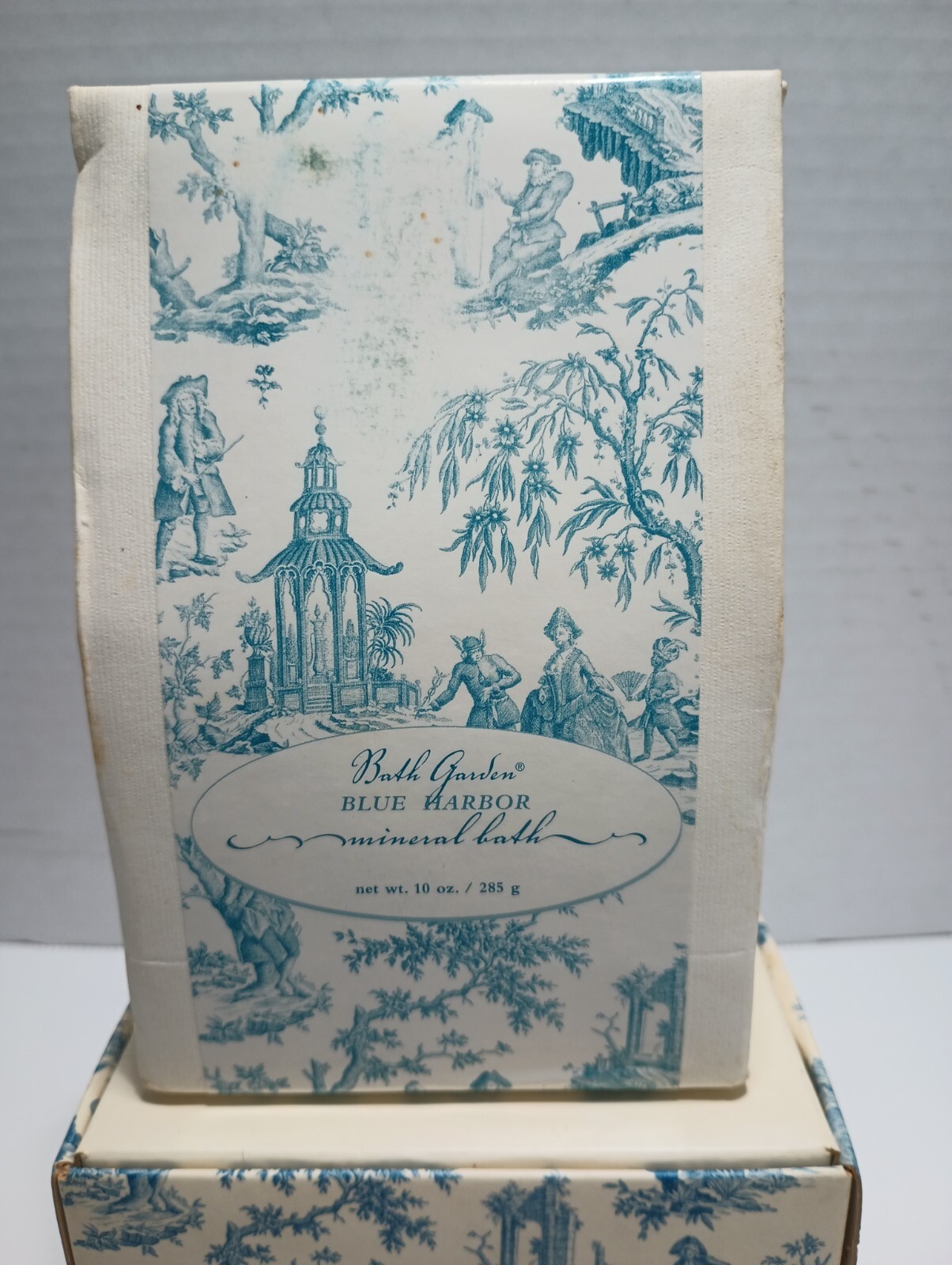 Bath Garden Blue Harbor White Blue Mineral Bath Salt 10oz & Bar Soap – Vintage