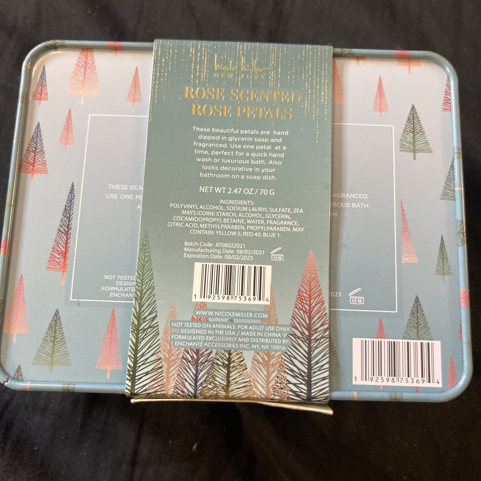 Nicole Miller 12 Rose Scented Soap Petals in Metal Box New Sealed Metal Box