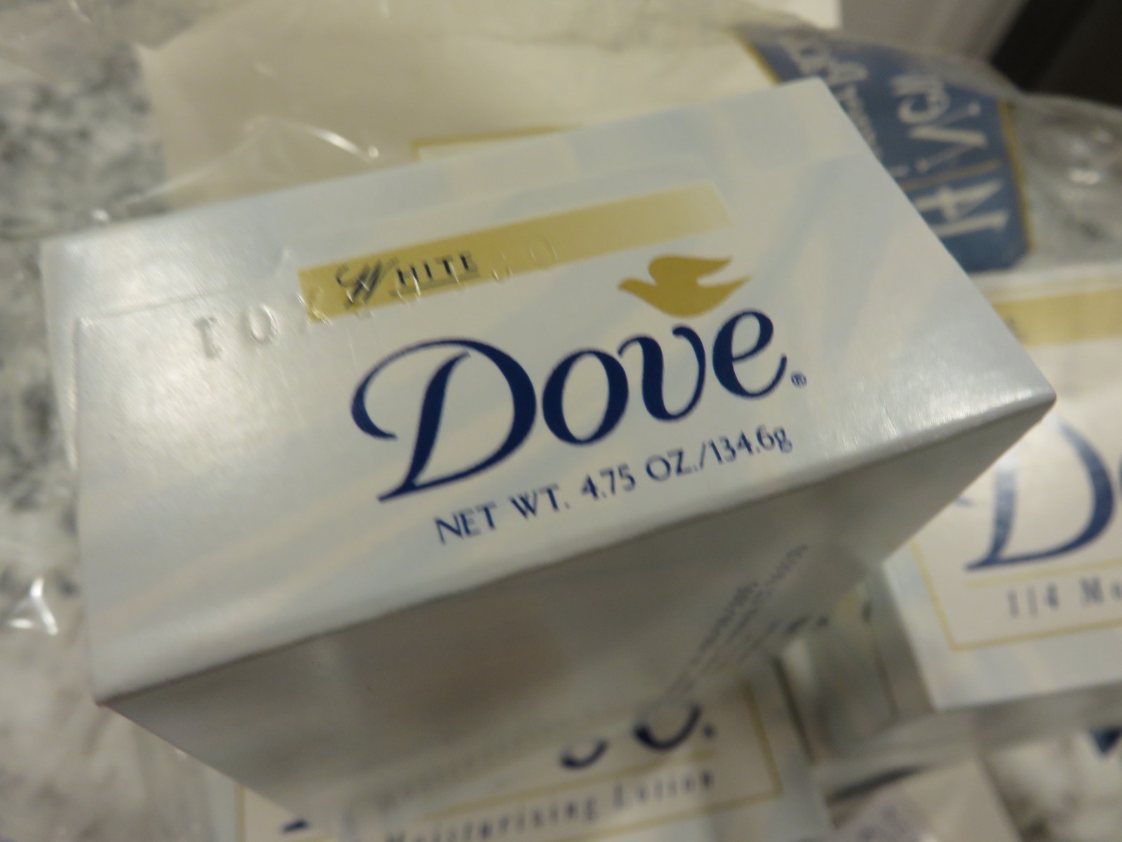 Vintage 2001 Dove White 1/4 Moisturizing Lotion Beauty Bar 4.75 oz Lot of 8 NOS