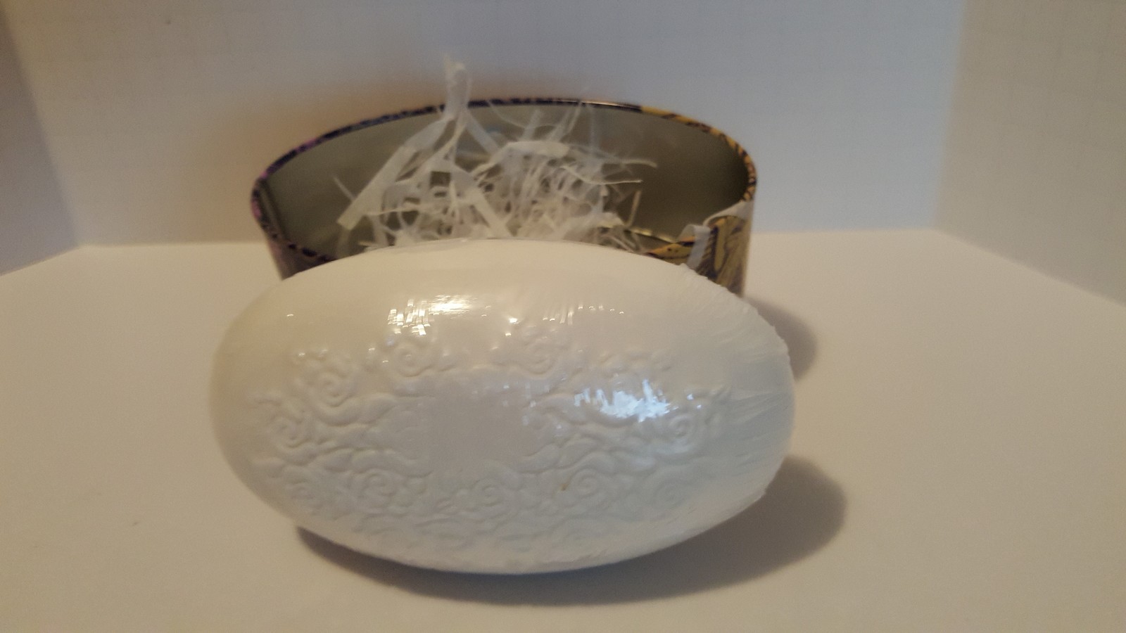 Two Oceans Twilight Lasting Oval Fragranced Moisturizing Soap 7 oz.in Tin NEW