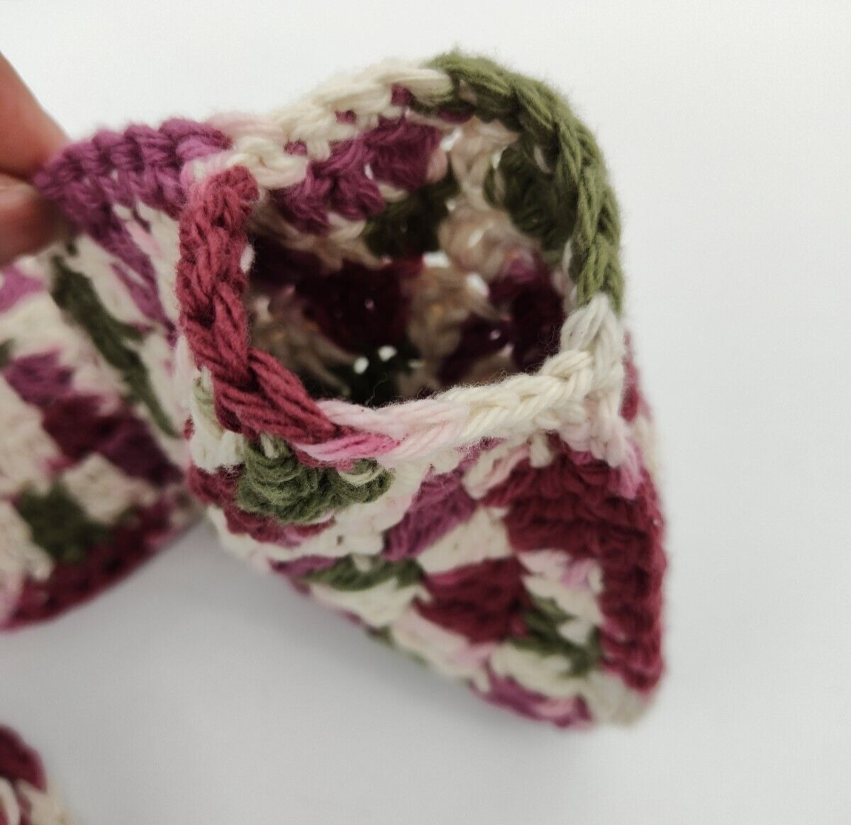 Hand Crochet Set Soap Saver and 4 Facial Scrubbies Cotton Pink Green Round