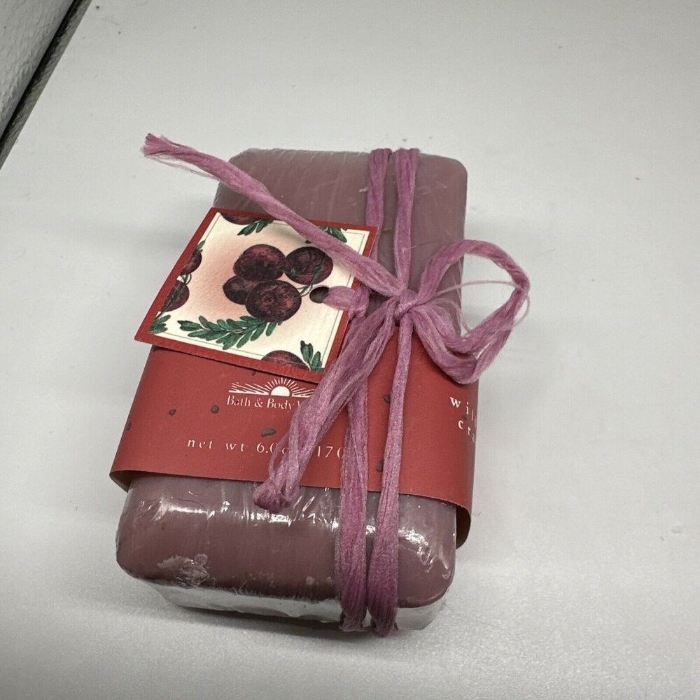Bath & Body Works Wild Forest Cranberry Soap Bar Full Size 6oz/170g discontinued