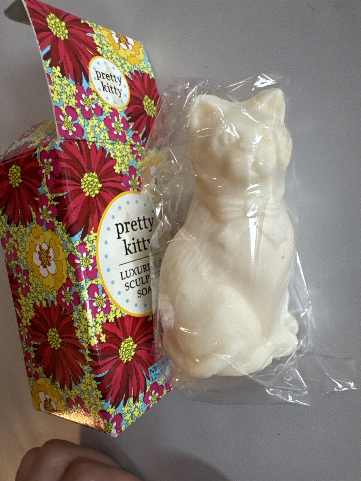 pretty kitty Luxurious Sculpted Soap NIB Urban Outfitter Rare