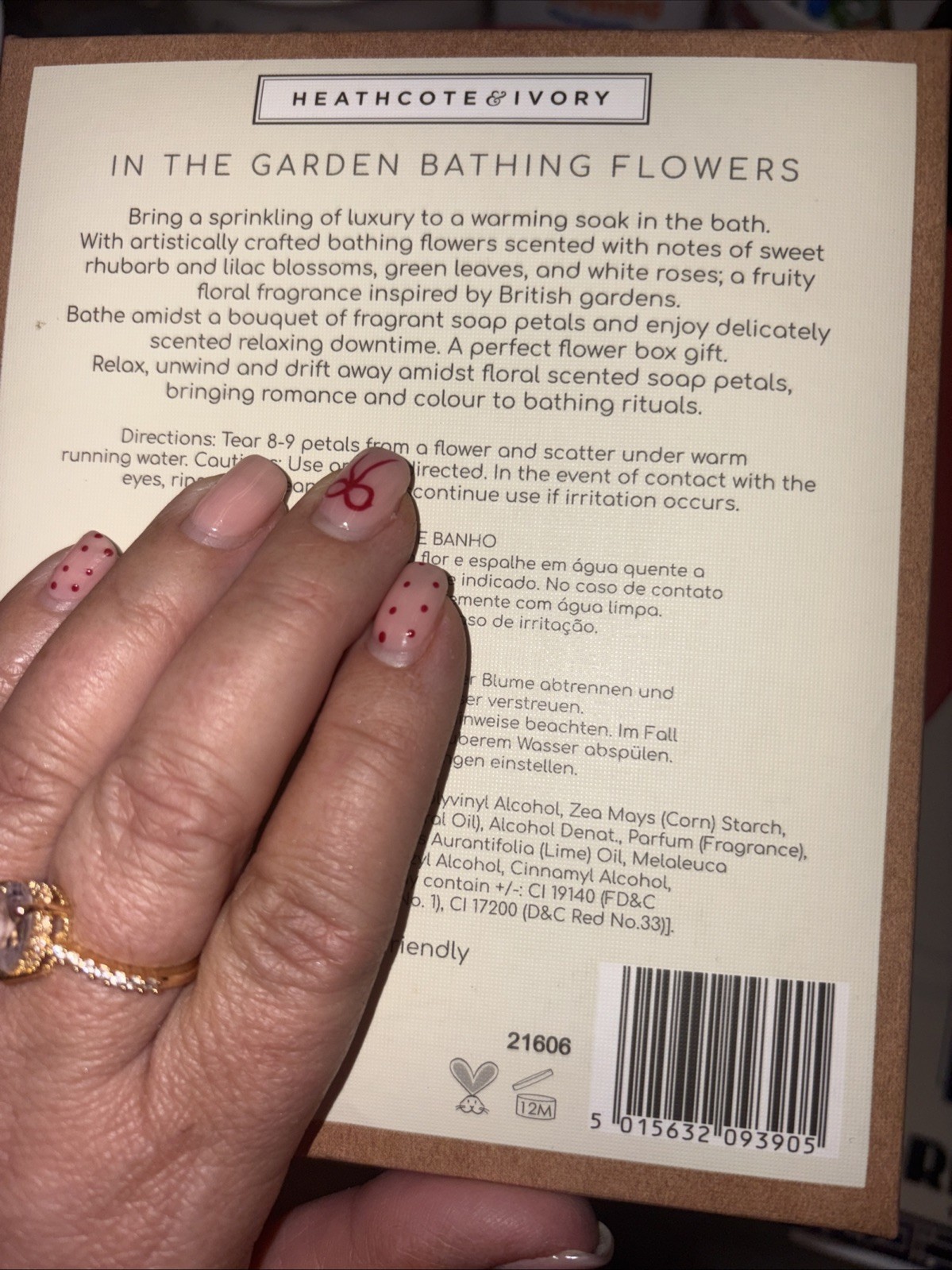 Heathcote & Ivory IN THE GARDEN Bath Soap Flowers Sweet Rhubarb & Lilac Blossoms