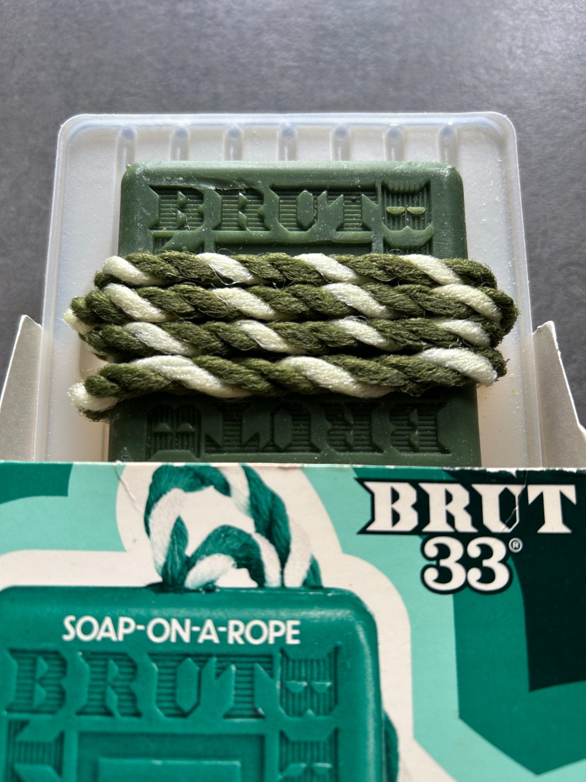 Vintage 1983 Faberge Brut 33 Soap-On-A-Rope – 5 oz – NOS