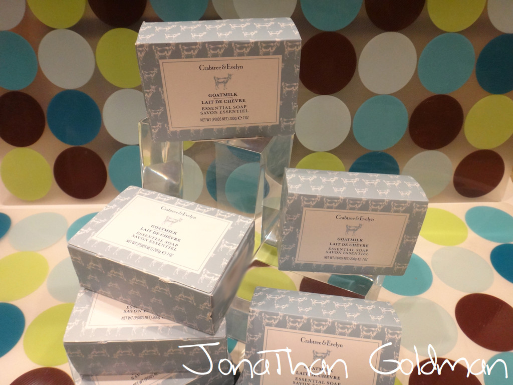 Crabtree & Evelyn Goatmilk Goat Milk Essential Soap Bath Bar 7oz 200g NEW