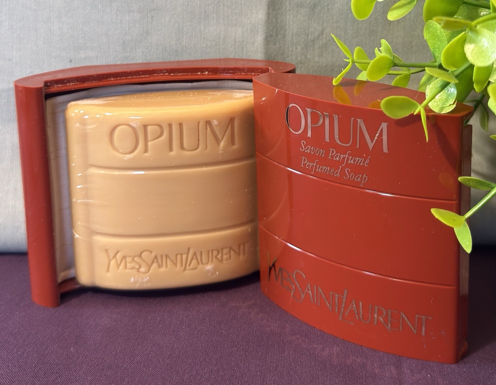 VINTAGE YVES SAINT LAURENT OPIUM Perfumed Soap Bar 3.5 oz/100g PLASTIC SOAP CASE