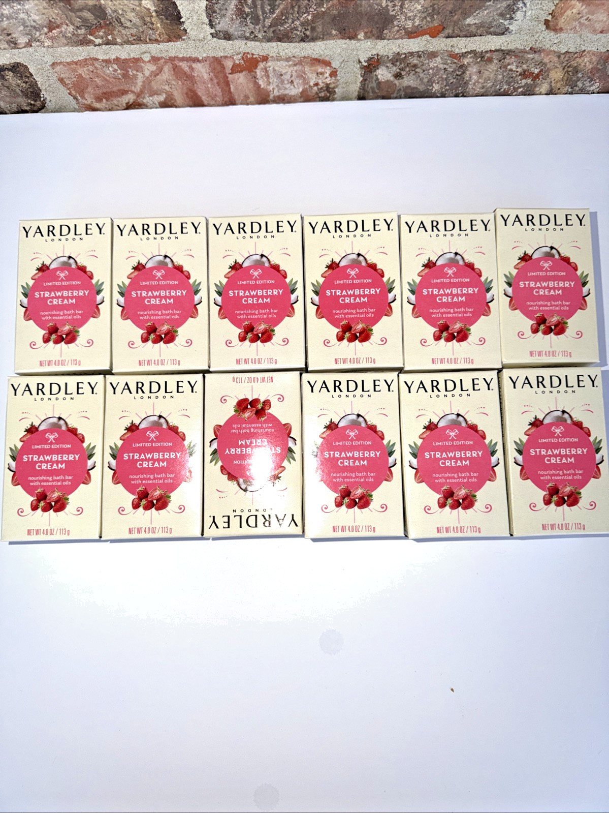 (12) Yardley London Limited Edition STRAWBERRY CREAM Bath Bar 4.0 lIMITED EDITIO
