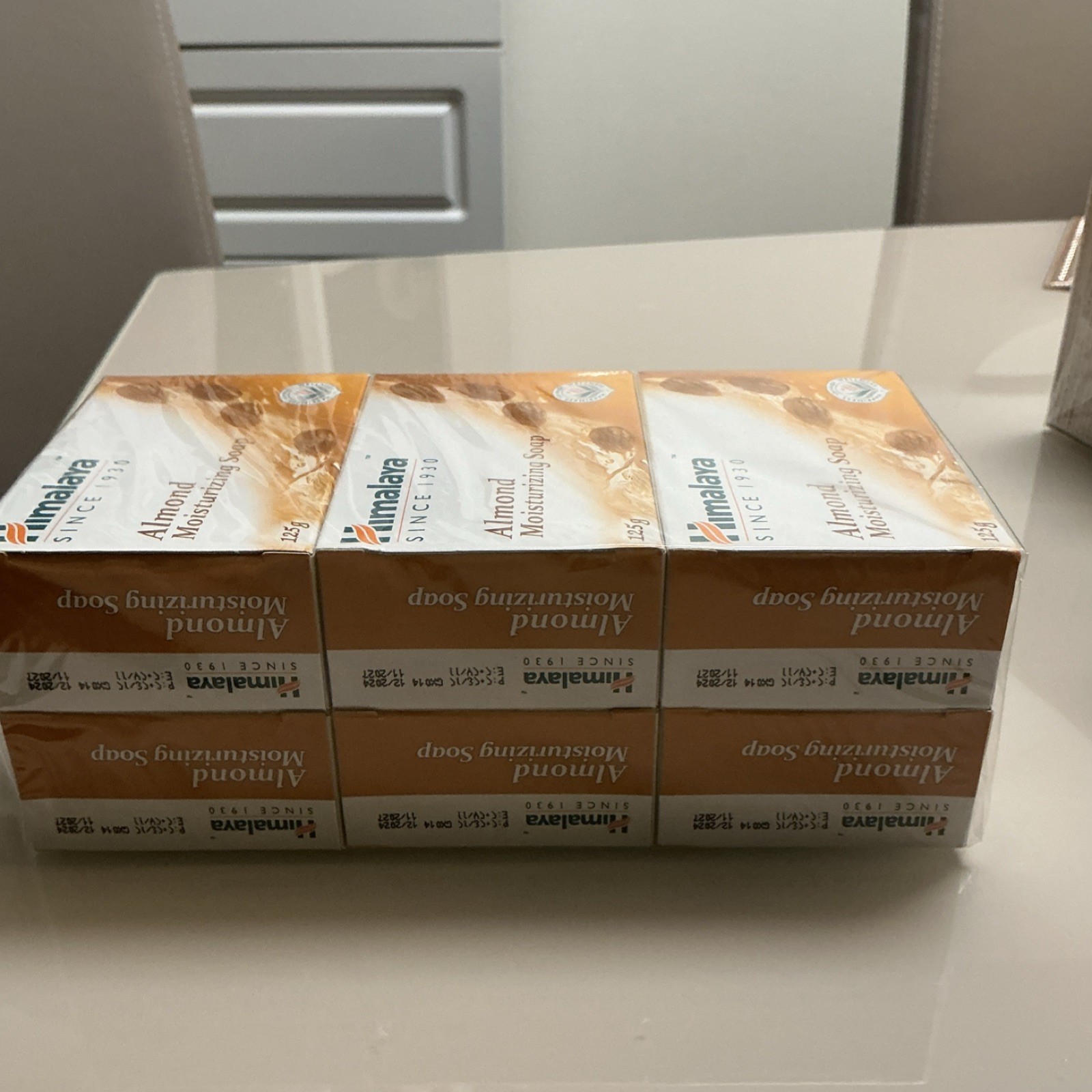 Himalaya Almond Moisturizing Soap White Brown Body Bar 6 Bars 125g Each Unisex