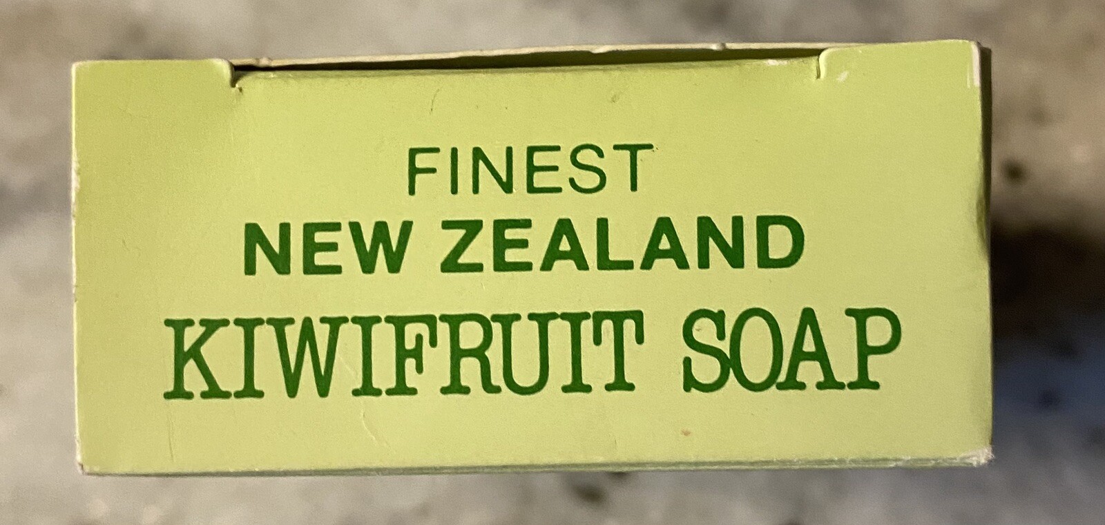 Vintage New Zealand Kiwi Fruit Soap with box 3 Ounce Bar Green