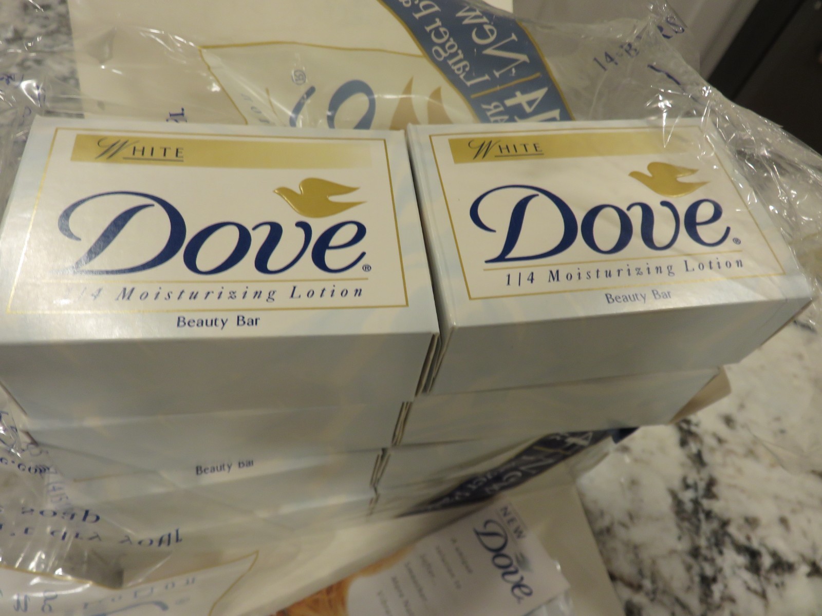 Vintage 2001 Dove White 1/4 Moisturizing Lotion Beauty Bar 4.75 oz Lot of 8 NOS