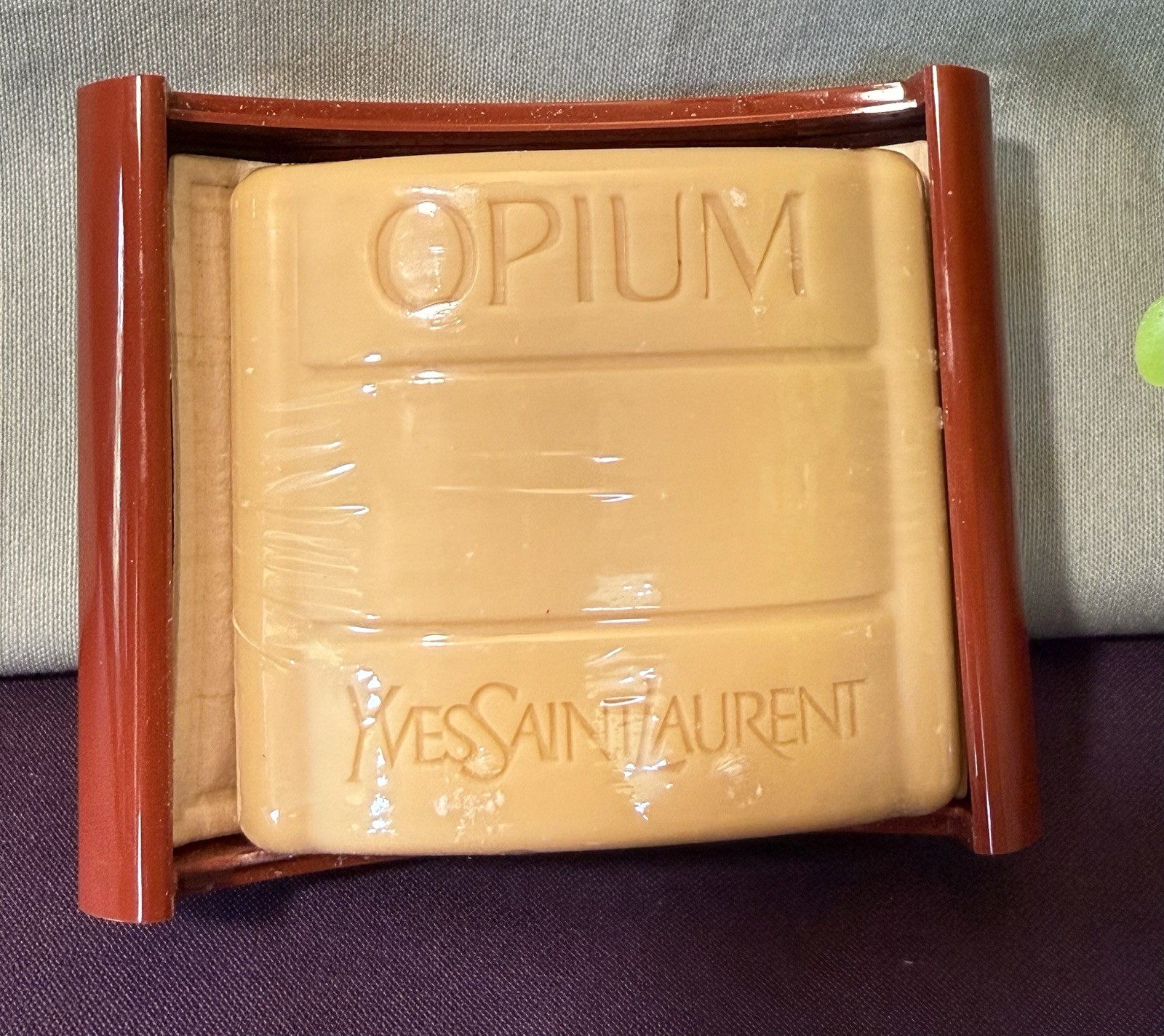 VINTAGE YVES SAINT LAURENT OPIUM Perfumed Soap Bar 3.5 oz/100g PLASTIC SOAP CASE