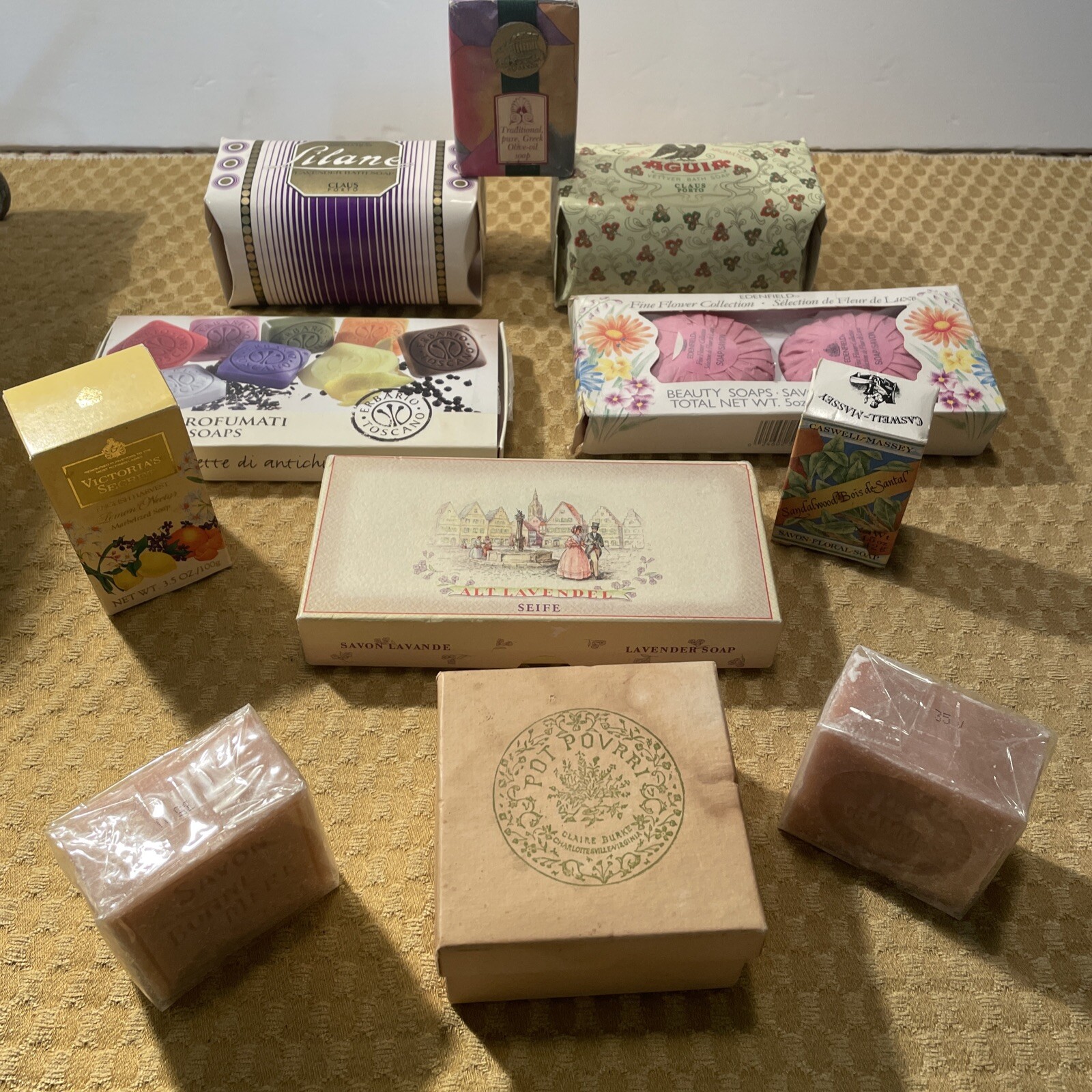Lot of 11 Vintage Imported ++ Perfumed Soaps Italy USA Greec France Saponi Seife