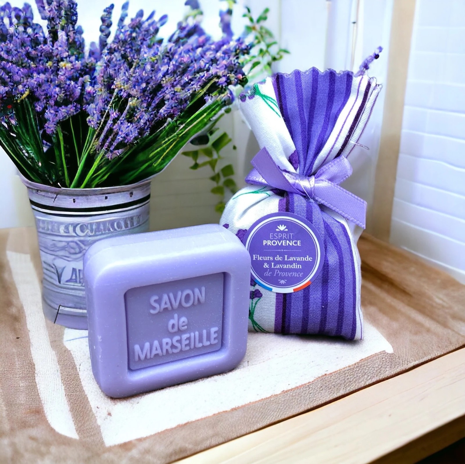 Lavender Soap from Provence / Bag of Lavender Flowers Gift Set