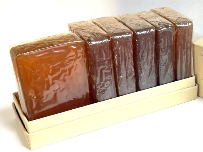 Vintage Neiman Marcus 6 Papaya Glycerine Soap Cakes in Box Old NM Neimans Logo