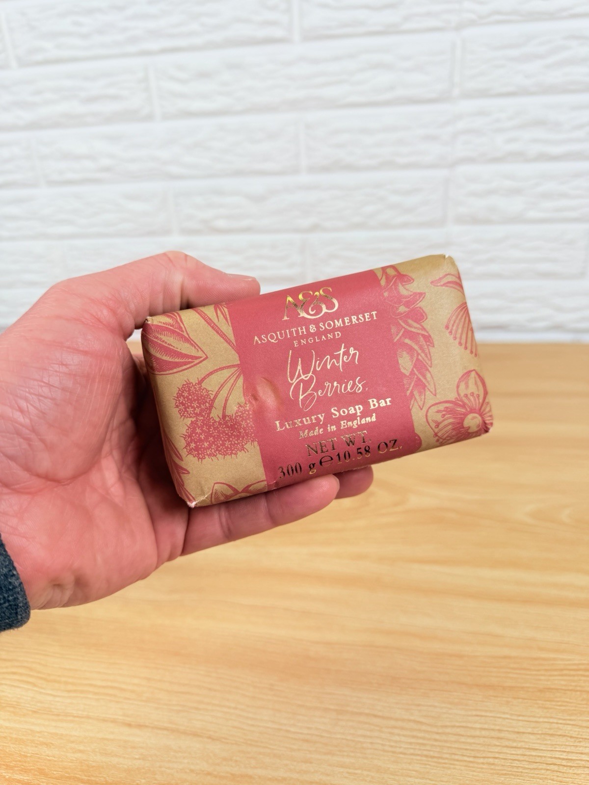 New Asquith & Somerset Winter Berries Luxury Soap Bar 10.58 oz England