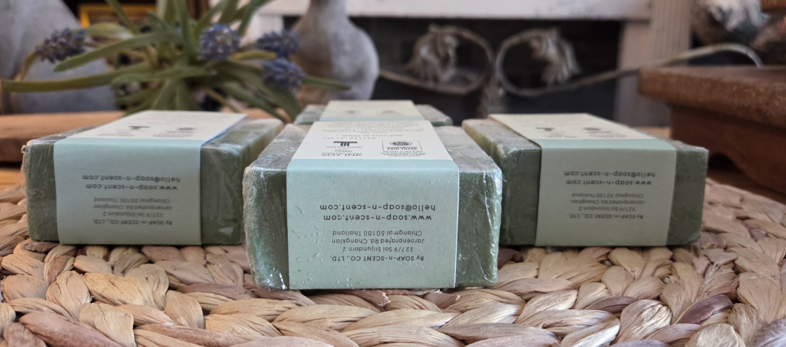 Soap- Scent Ombre’ Green LG Handemade Eucalyptus Soap 8.3 Oz EACH Lot Of 4 NEW