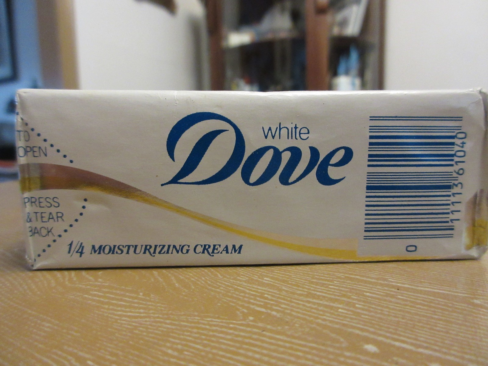 Older DOVE WHITE 1/4 MOISTURIZING CREAM BATH SIZE SOAP BAR 4.75 oz (NOS)